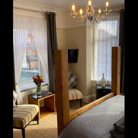 The Whalebone Arch Hotell Whitby Exteriör bild